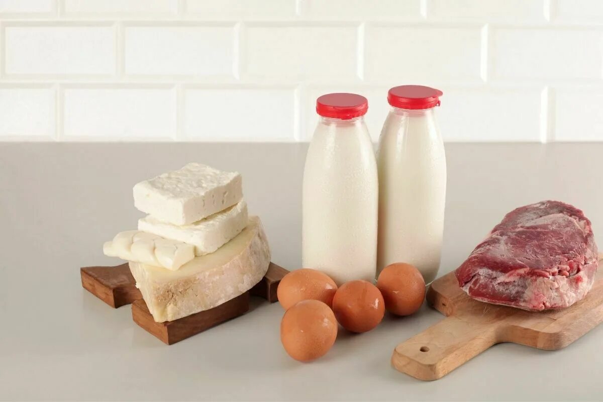 Мясо молоко яйца. Молочные и мясные продукты. Мясо молочные продукты. Молочные изделия.
