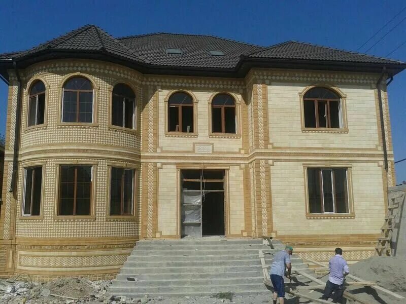 Строительство дома дагестан. Облицовка дагестанским камнем. Дагестанский мекегинский камень. Дагестанский камень известняк. Дагестанский камень травертин.