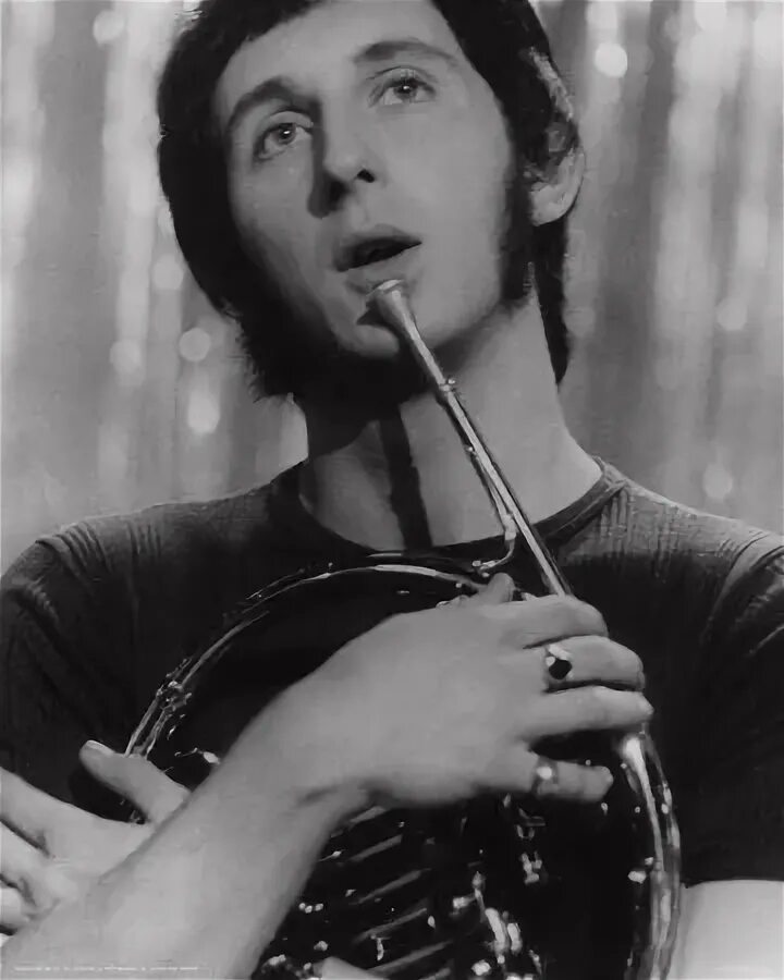 According to the text edward entwistle. Джон энтвистл. john entwistle grave. john entwistle french horn. woody rogers.