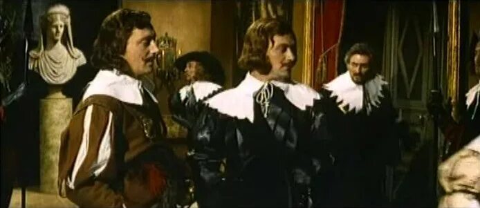 Подвески три мушкетера. Подвески королевы анны австрийской три мушкетера. Подвески королевы три мушкетера. Три мушкетера 1961 королева. Подвески три мушкетера.