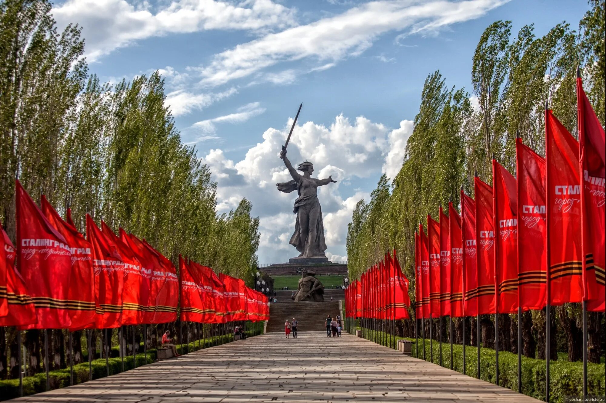 Памятник Победы Мамаев Курган. Памятник Родина-мать на Мамаевом Кургане. Мамаев Курган памятники СССР. Волгоград Обелиск Мамаев Курган. Родина 1 мая