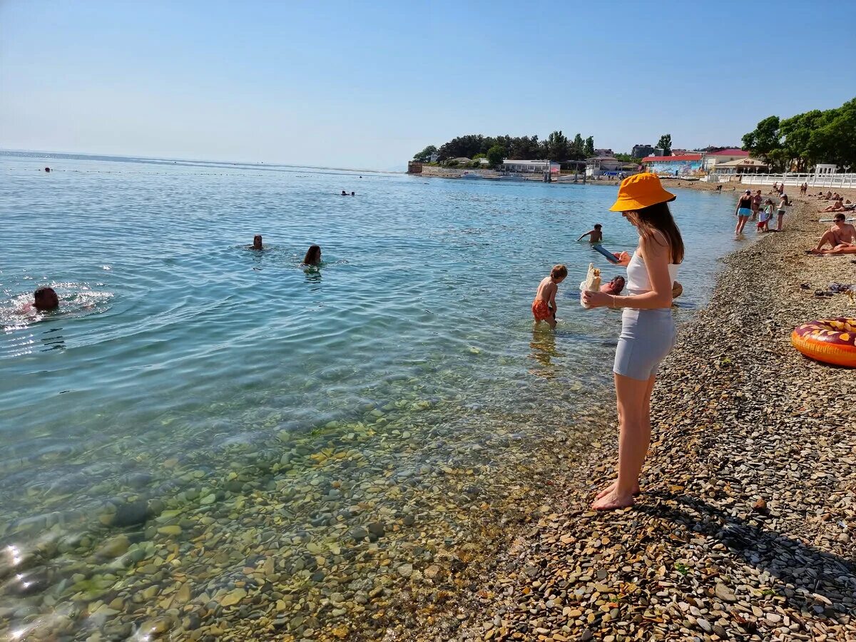 Отдых на море дивноморск. Пляж Дивноморское 2022. Дивноморское море 2022. Пляж Дивноморское 2023.