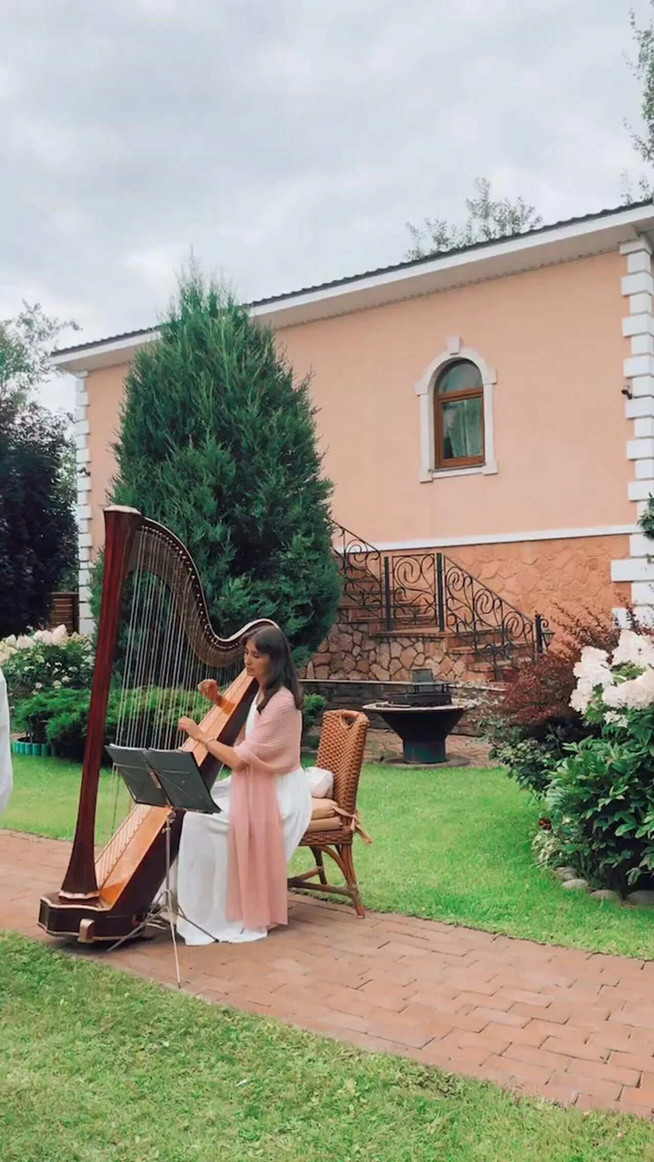 Дачная королева. Дача наташи королевой в крекшино. Дача наташи королевой в крекшино. Дача наташи королевой. Дача наташи королевой в крекшино.