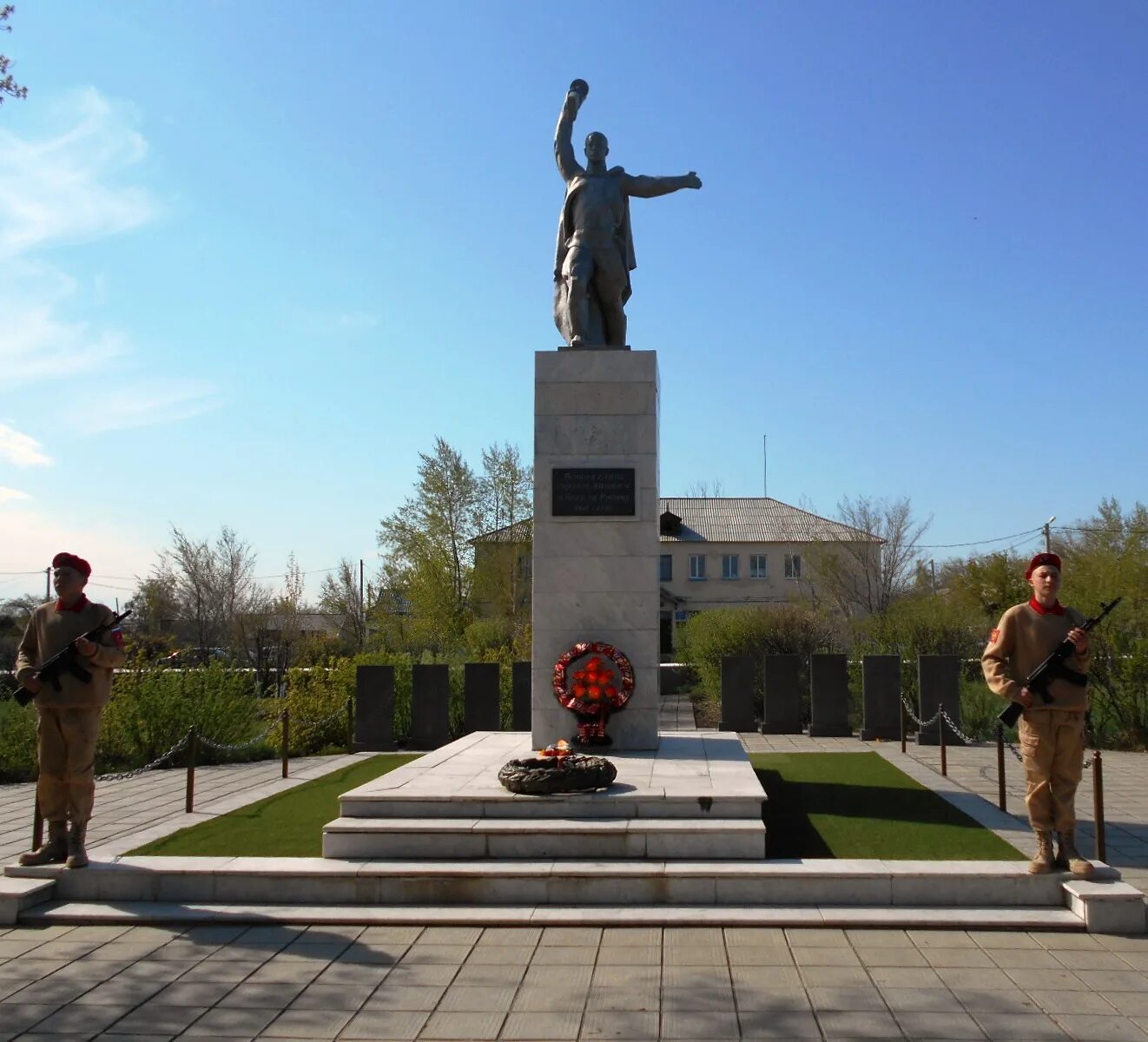 почта россии первомайская. посёлок первомайский оренбургская. донгуз оренбургский район поселок. красное храм первомайский район оренбургской области. первомайский район поселок первомайский.