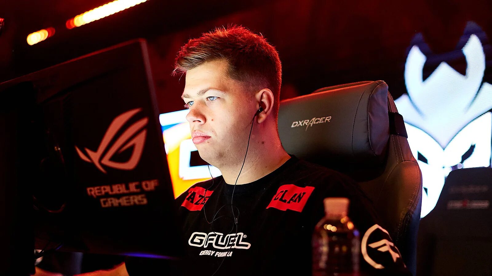 Pain gaming ence. Karigan CS go. Финн karrigan Андерсен. Кэрриган FAZE. Игрок karrigan КС го.