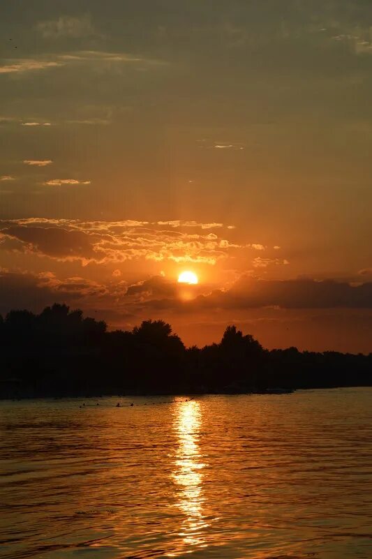 Река дон вечером. Закат на дону. Дон закат. Красивый закат воронежская область. Восход над доном.