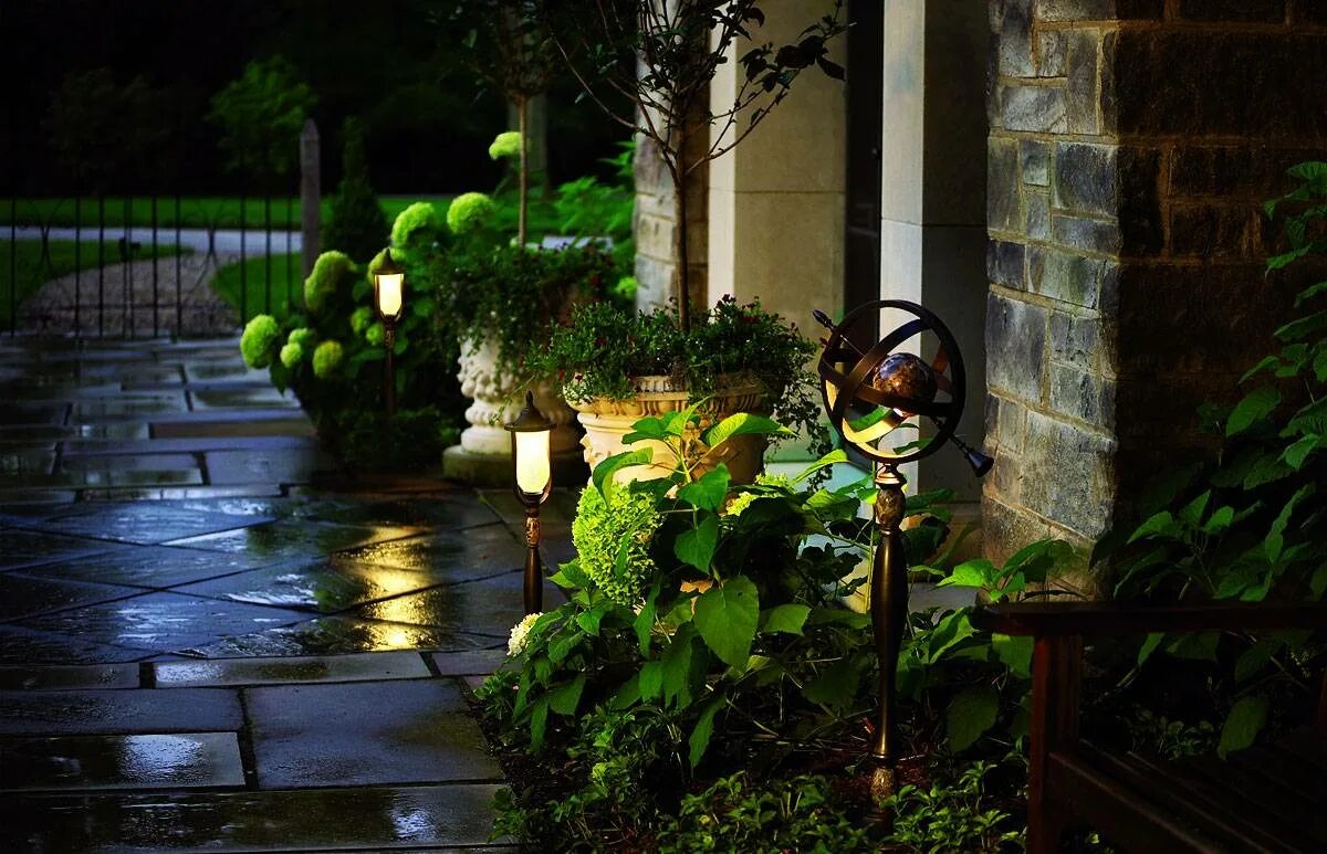 На даче у светы. Освещение в саду. Подсветка сада. Декоративное освещение участка. Подсветка дорожек в саду.