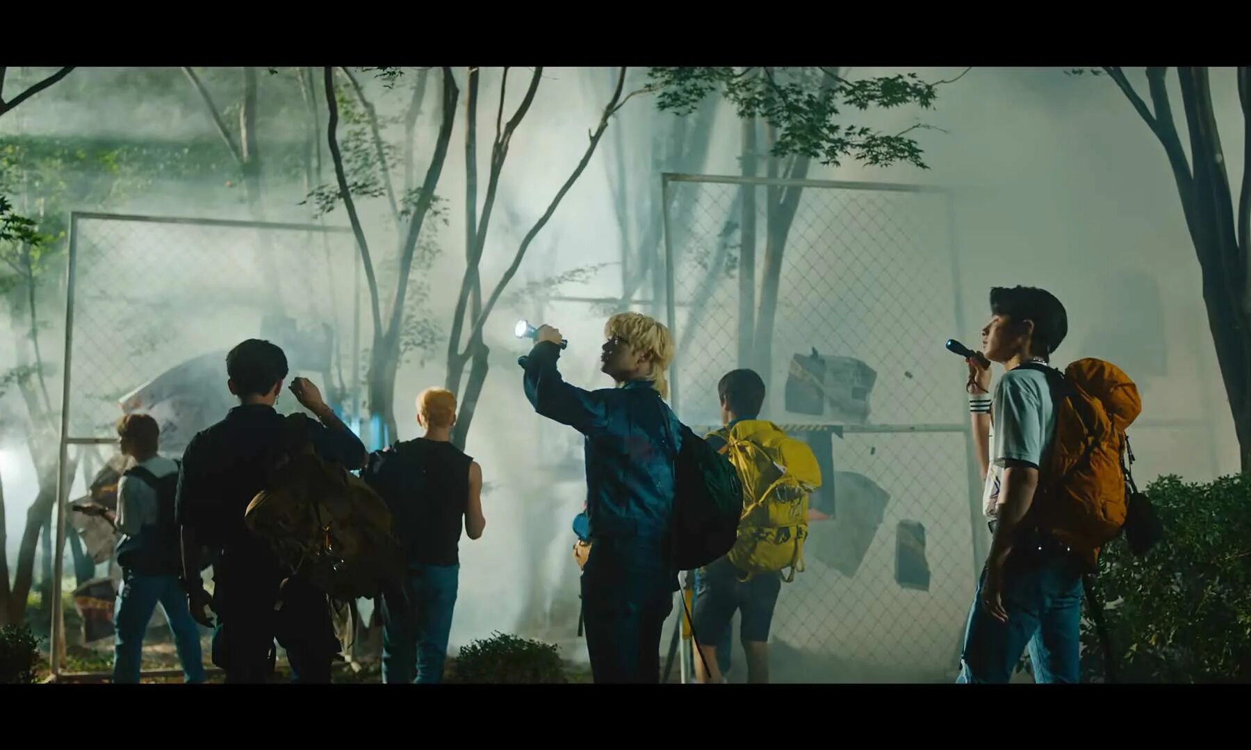 Stray kids miroh обои. Стрей стрит. Drive stray kids. Mountains stray kids mp3. Mountains stray kids mp3.