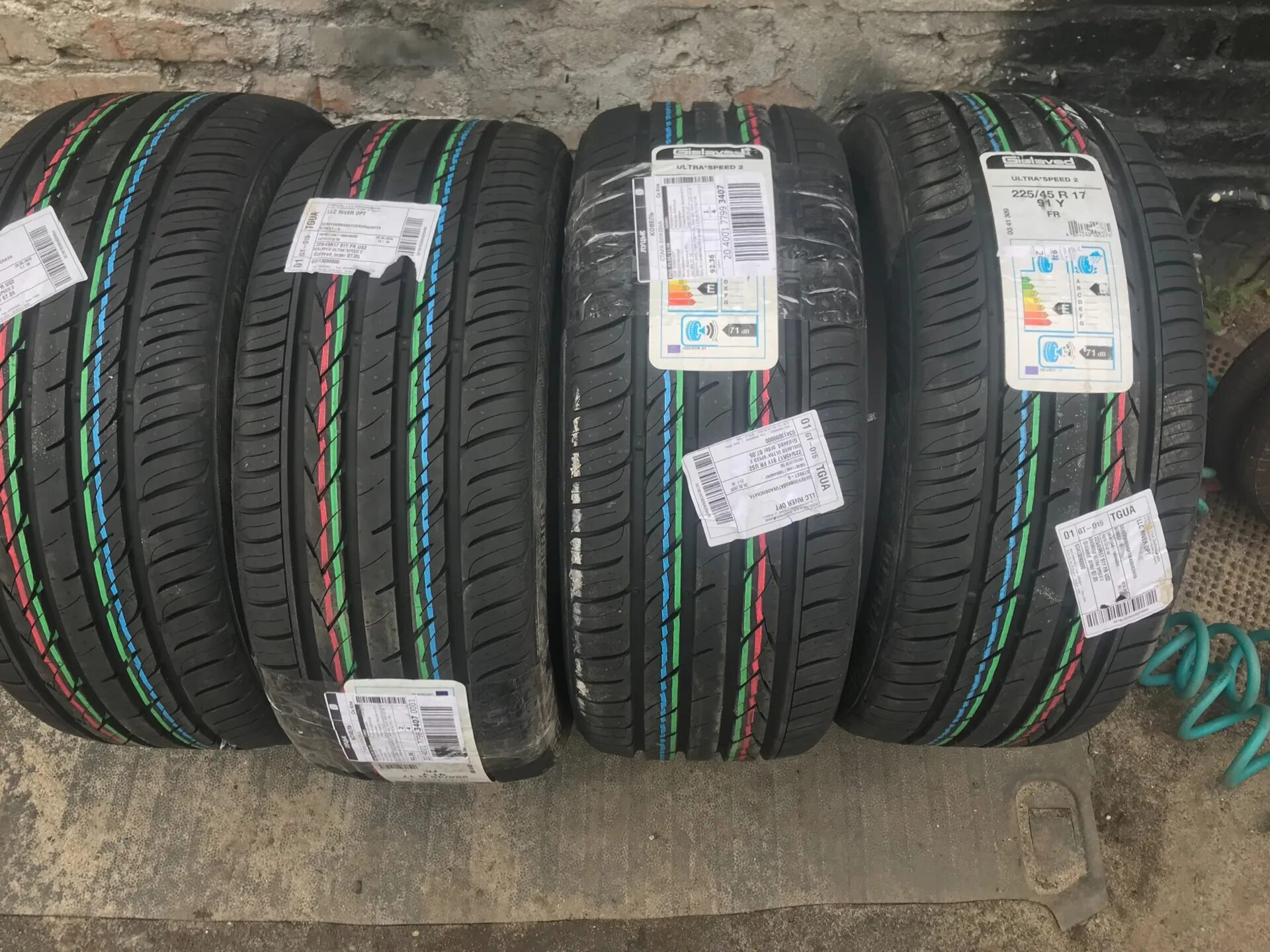 Шины гиславед лето отзывы. Gislaved Ultra Speed 2 225/45 r17. Резина Gislaved Ultra Speed 2. Шина 225/45 r17 Gislaved Ultra*Speed 2 91y. Гиславед ультра СПИД 225/45 r17.