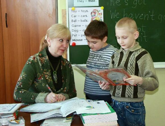 Английский лицей иркутск. Школы английского лицеи. Ломоносовский лицей Архангельск. Ногинск Ломоносовский лицей издание начальная школа.