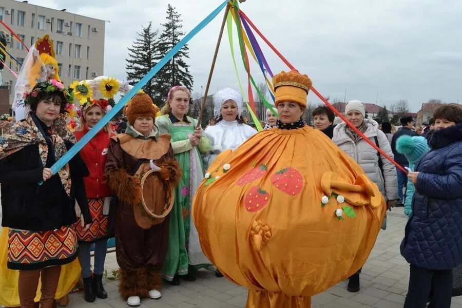 Масленица в саду победы челябинск 2024. Масленица в Георгиевске. Народное гуляние «Прощай, Масленица». Масленица город Георгиевск.