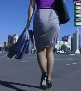 Камера снимают юбки