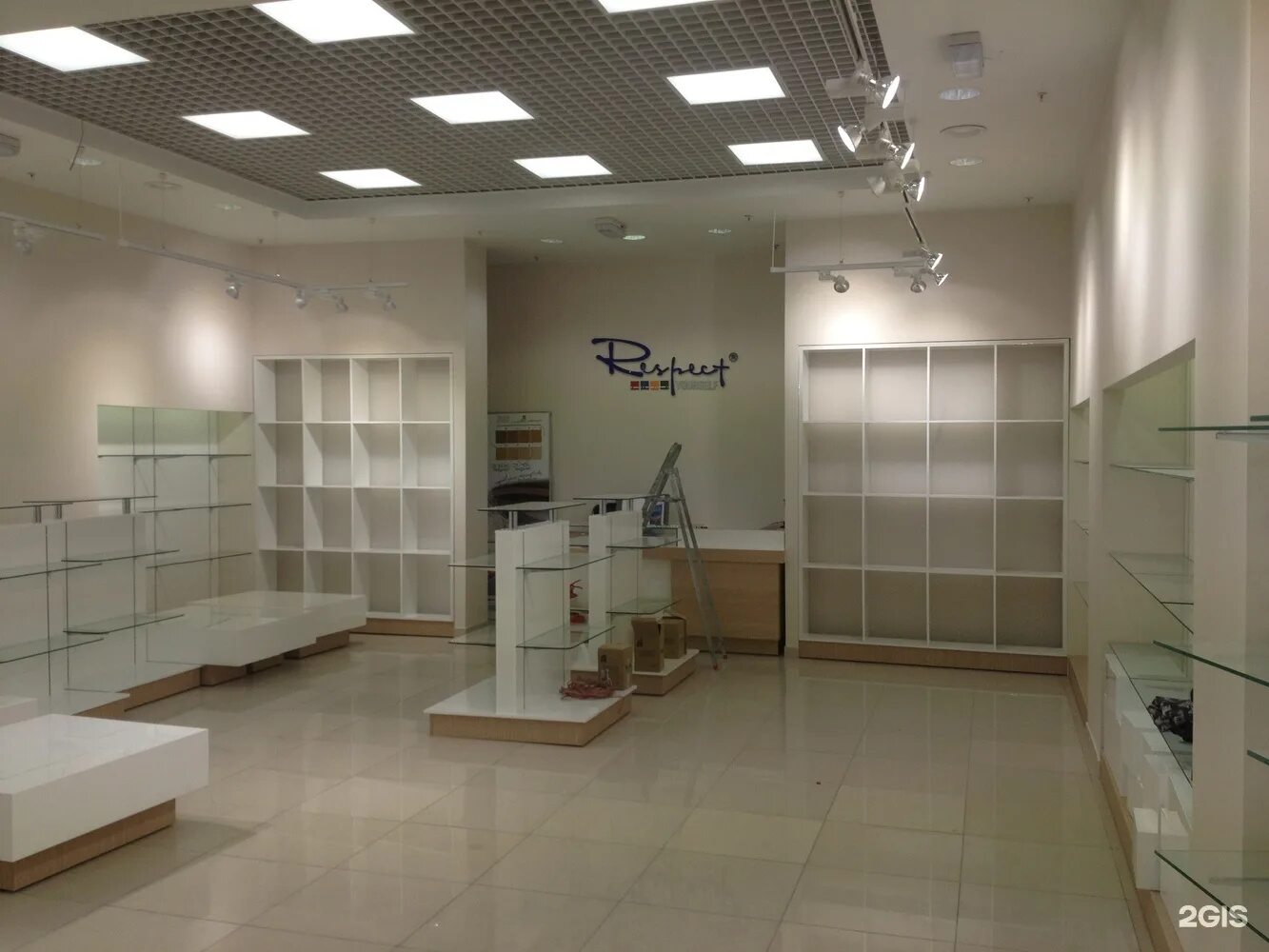 Отремонтировать магазин. Внутренняя отделка магазина. торговое помещение. отделка магазина внутри. помещение магазина.