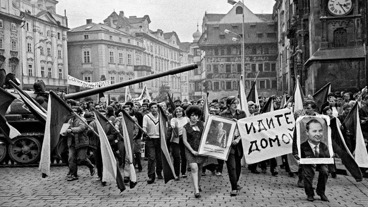 Новая чехословакия. Операция «Дунай». Чехословакия, 1968 год.. Ввод советских войск в Чехословакию. Ввод советских войск в Прагу.