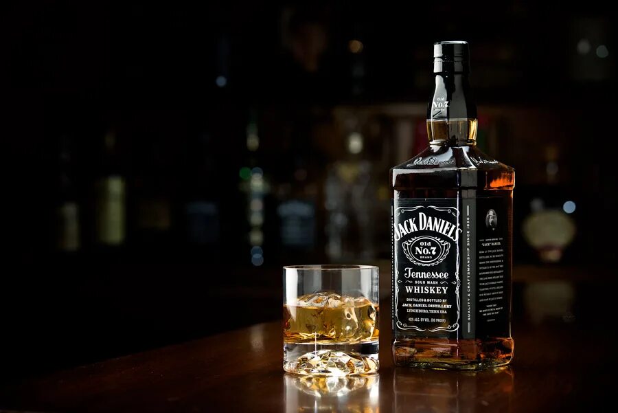 Виски Джек Дэниэлс. Джек Дэниэлс Теннесси. Jack Daniels виски. Виски Джек Дэниэлс темный.