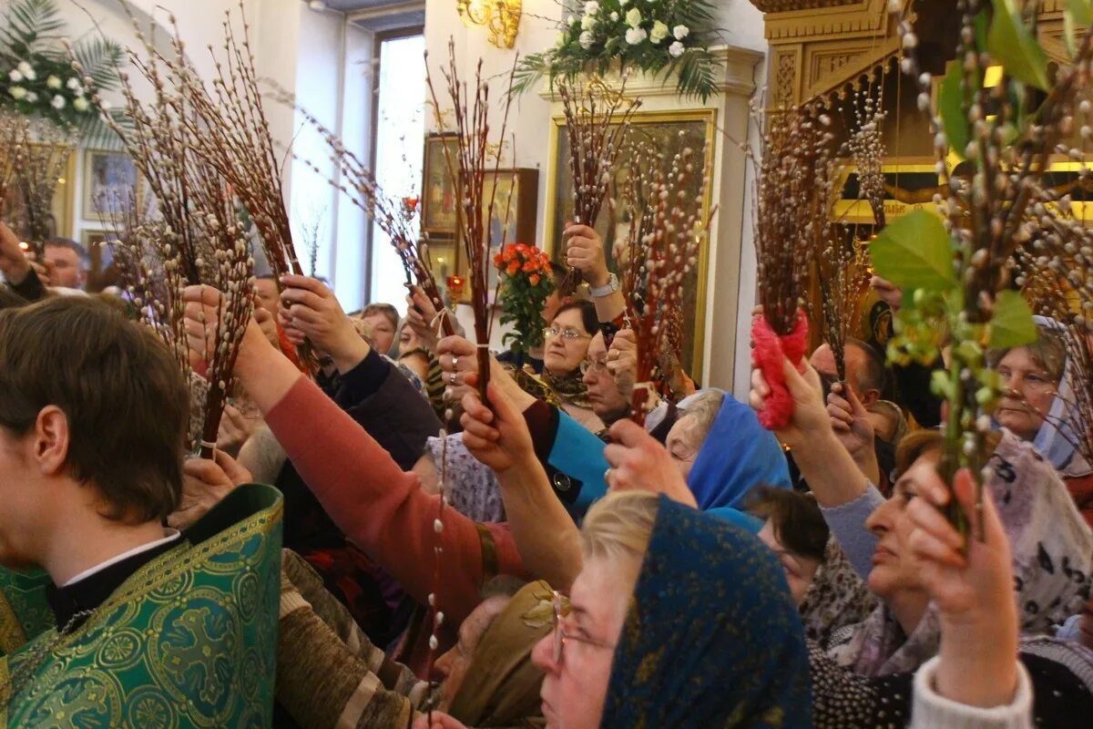 Верея храм входа господня. Храм гроба господня в иерусалиме двери. Входоиерусалимская церковь верея. Вход господень в иерусалим в бирюлево. Церковь входа господня в иерусалим в верее, верея.