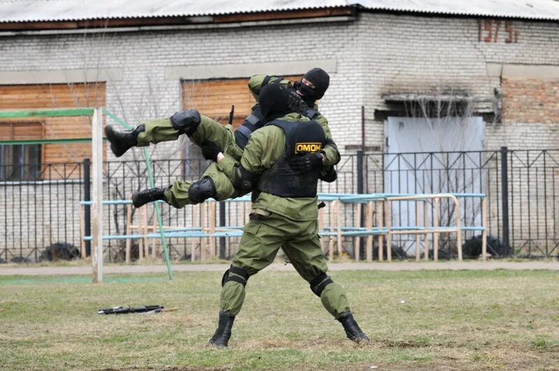 Подготовка омона. ОМОН рукопашный бой. ОМОН тренировка. ОМОН рукопашка. СОБР тренировки.