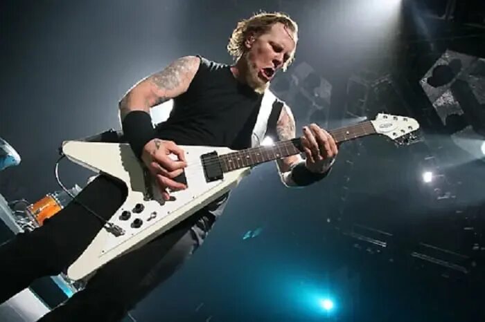 James Hetfield Flying v.