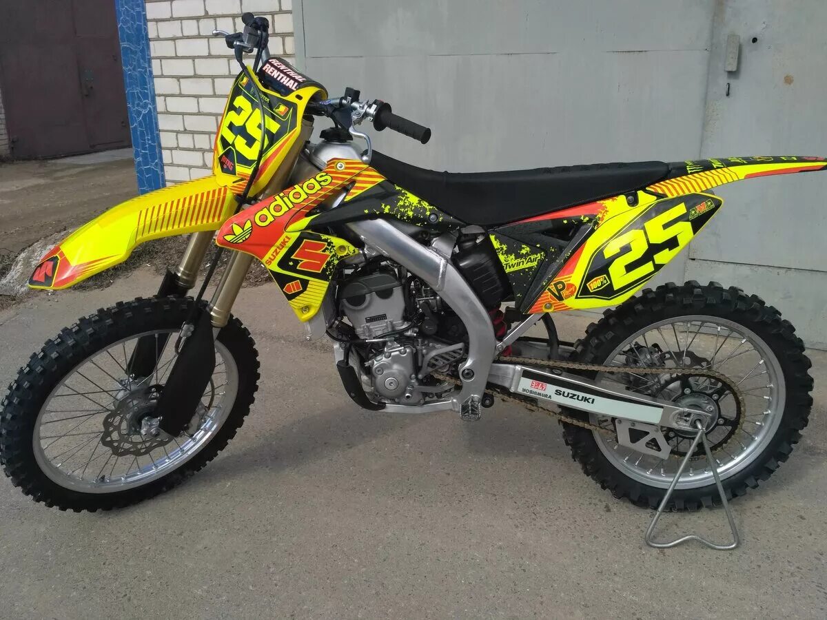 Suzuki кроссовый мотоцикл. Suzuki rm-z250. Suzuki кроссовый мотоцикл. Suzuki rmz 250 2012. мотокросс сузуки 450 кубов.
