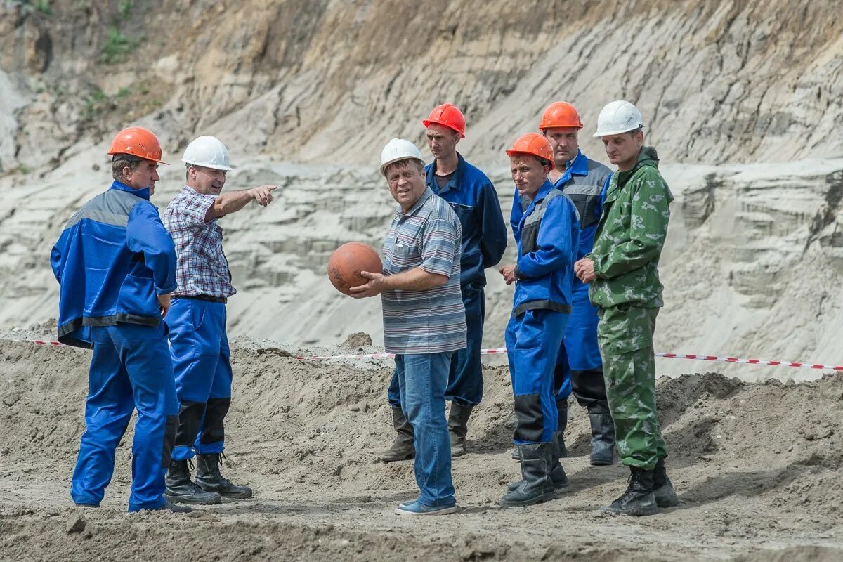 Шахта пионер амурская последние новости. Вахтовый городок Покровский рудник. Покровский рудник Амурская область. Покровский рудник Тыгда. Рудник Пионер Амурская область.