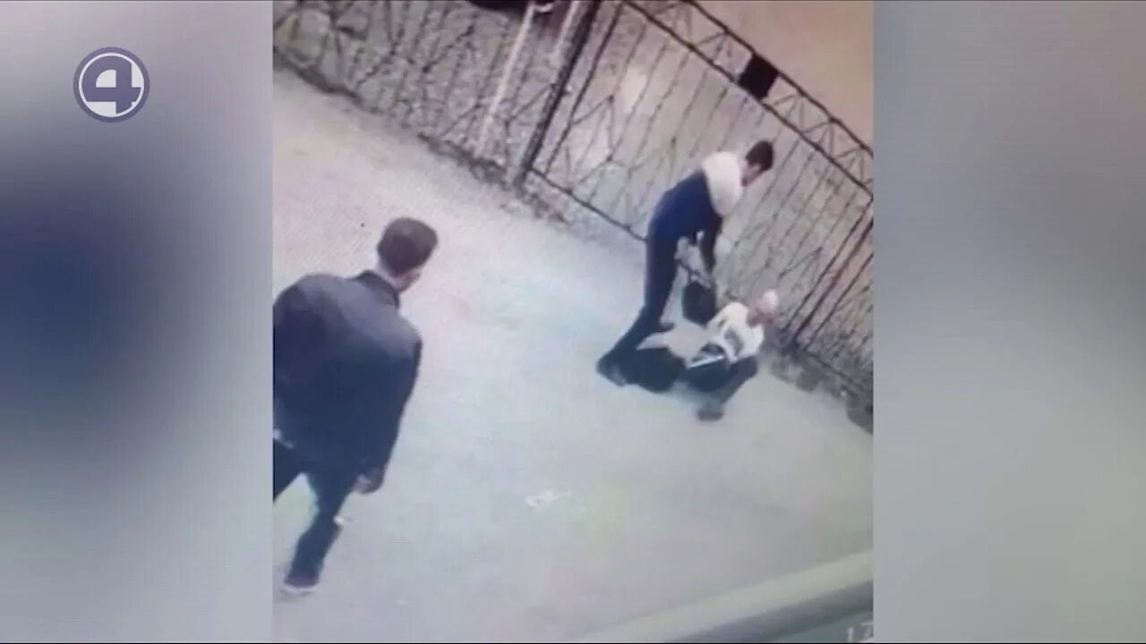 Грабители избивают мужчину. Грабитель напал на пенсионерку. В Екатеринбурге задержаны 4 грабителя.