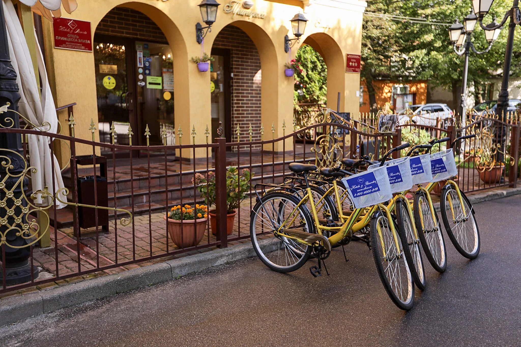 Велопробег в калининграде до зеленоградска. Велосипеды зеленоградск. Велосипеды зеленоградск. Зеленоградск калининградская область отель 12. Отель априори калининград.