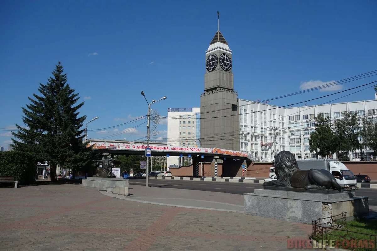 Красноярск 5 мая. Красная площадь Красноярск. Улица красная площадь Красноярск. Красная площадь Красноярск оставка. Театральная площадь Красноярск.