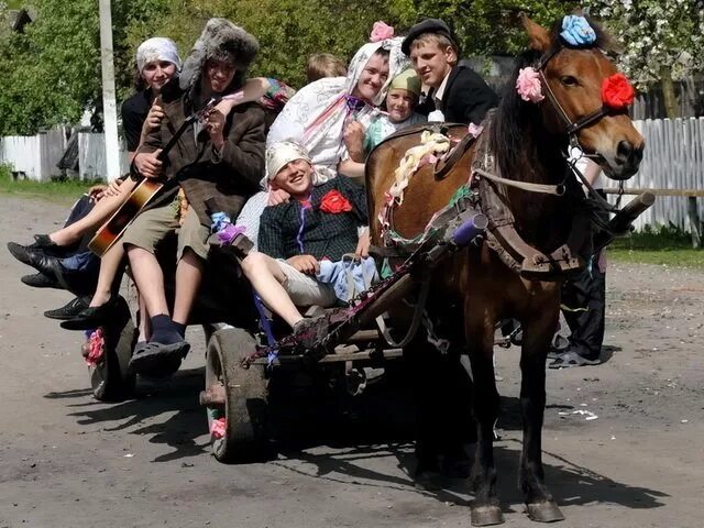 Едем в соседнее село на дискотеку. Дискотека в селе. Еду     еду    на   село     на     дискотеку. Едем в село на дискотеку. Еду еду еду пародия