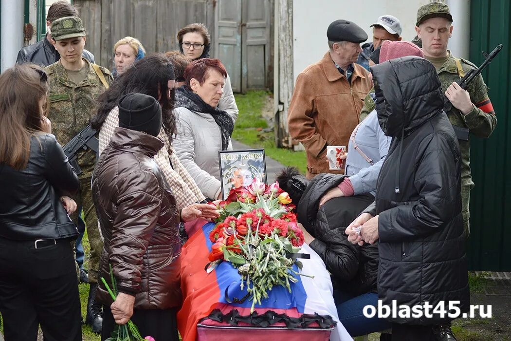 Прощание. Прощание с погибшим на Украине. В Костроме простились с военными. Убитые российские военные. Про погибших на украине