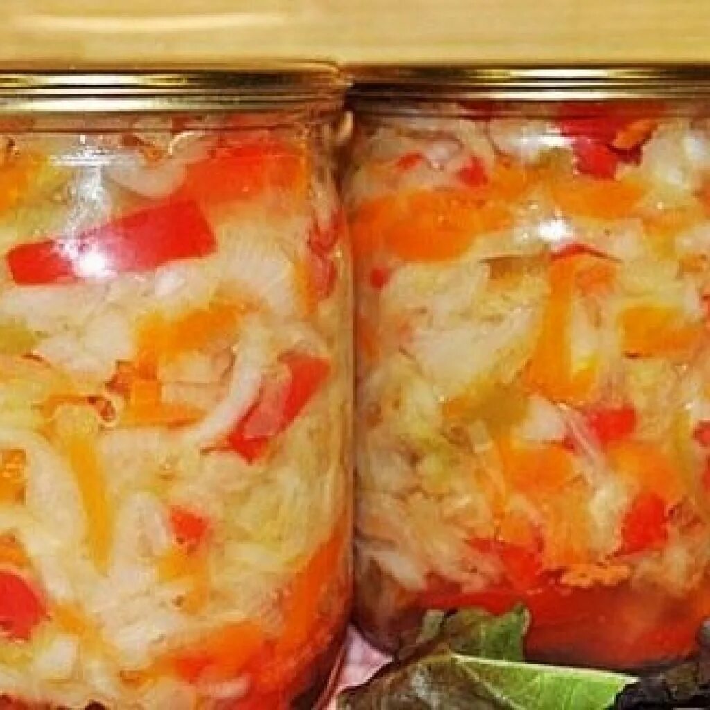 Перец с капустой на зиму. Салат из капусты на зиму. салат на зиму овощной с капустой. салат лето в банке на зиму. салат лето в банке.