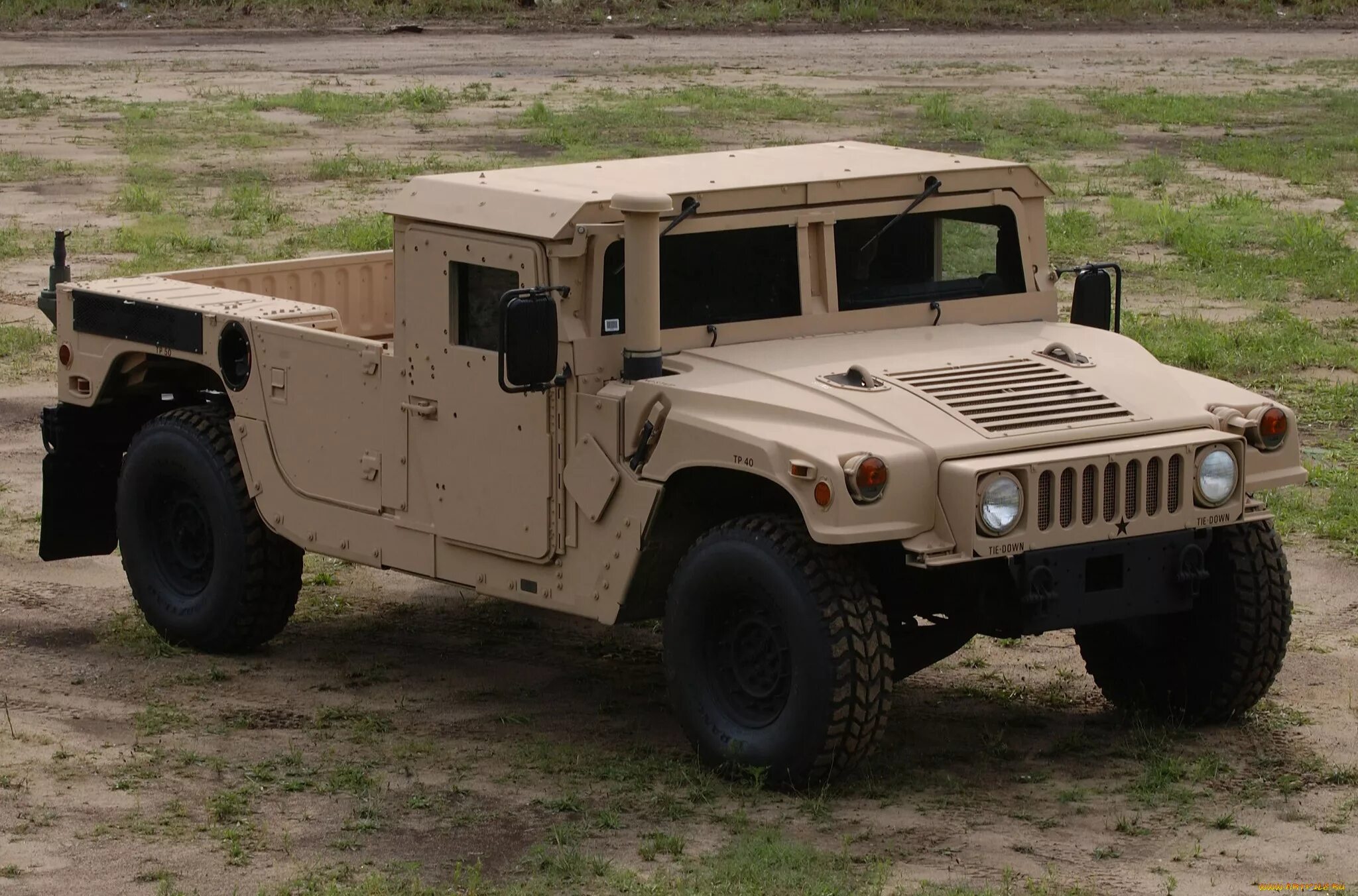 Американские военные машины. HMMWV m1152. Хаммер h1 армейский. Hummer h1 Humvee. Броневик Хамви.