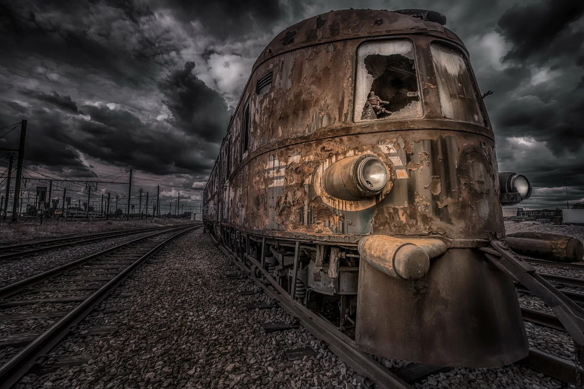 Поезд на перроне. Поезд-призрак локомотив. Утерянная железная дорога. Поезд-призрак локомотив. Поезд пожиратель поезд пожиратель.