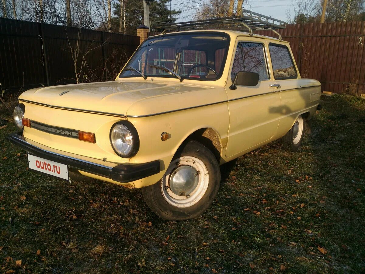 Желтый запорожец. Машина запорожец заз 968. Заз 968 желтый. Запорожец 968м ушастый. Желтый запорожец.