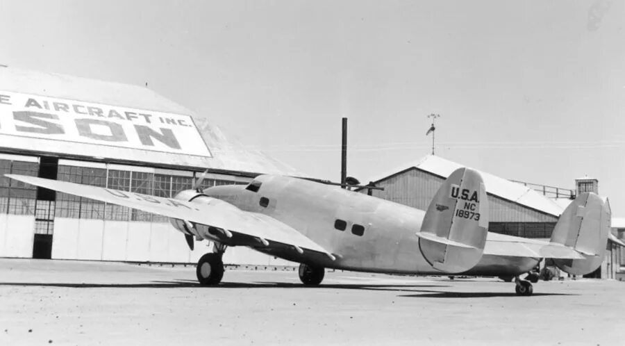 Lockheed model 14 super Electra. Локхид 14-n2 Говард Хьюз. Lockheed model 10 Electra масштабная модель. Northwest Airlines Flight 2. Авиарейсов 2