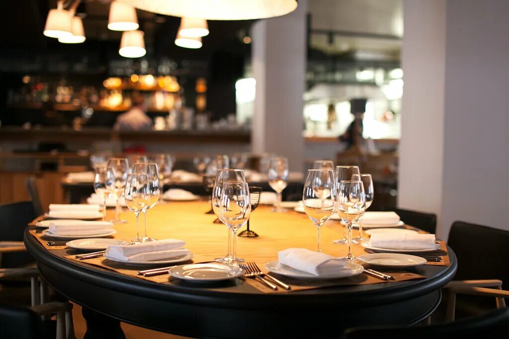 Ресторан public екатеринбург. Паблик ресторан тула. Ресторан репаблик тула. Кафе у друзей тула демонстрации. Ресторан паблик тула официальный сайт.