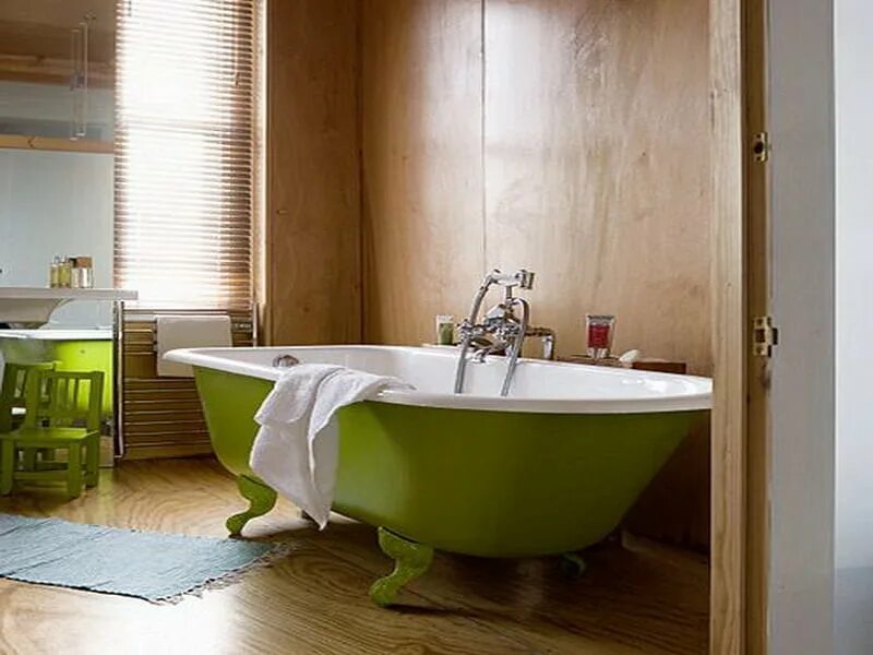 Зеленая ванна купить. Ванная в зеленом цвете. Зеленая чугунная ванна. Отдельностоящая ванна зеленая. Зеленая ванна на ножках.