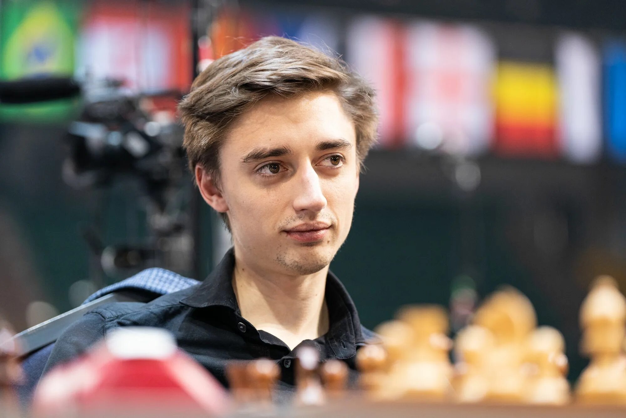 Дубов шахматист. Магнус Карлсен 2019г.