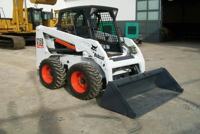 Услуги бобкэт. Bobcat s150. Мини-погрузчик Bobcat 150. Bobcat s530. Экскаватор Bobcat s150.