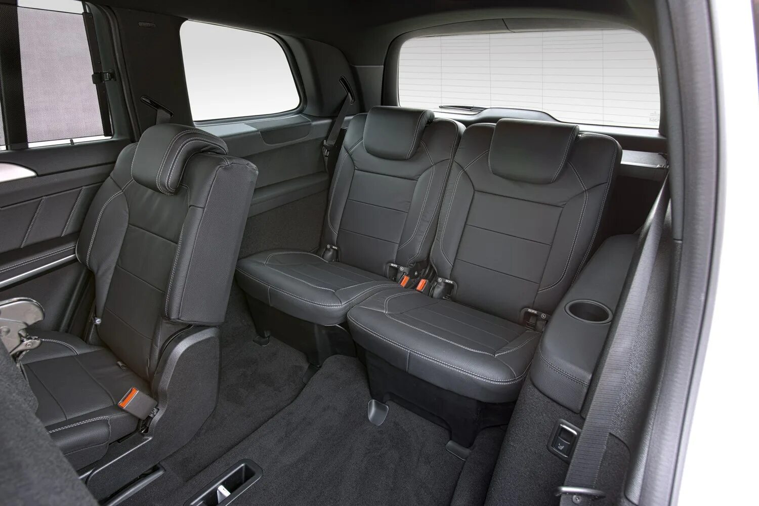 Мерседес gl 2004 салон. Mercedes gl сиденья. Салон designo w166. Mercedes gl сиденья. Mercedes gl сиденья.