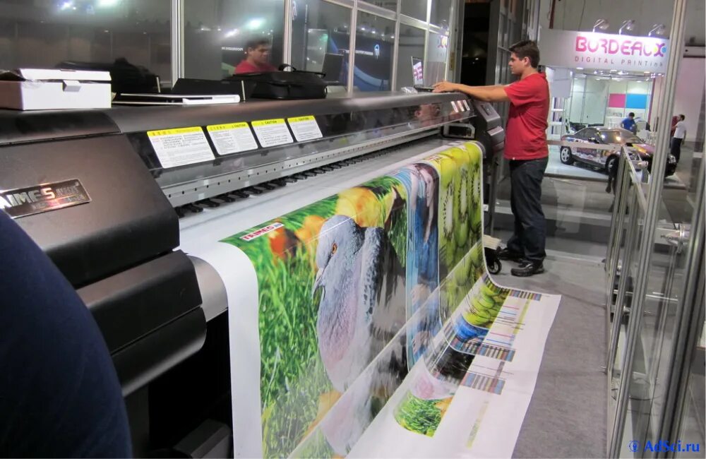 печать на оракале саратов. печатник широкоформатный. широкоформатная печать. широкоформатная печать. печатник широкоформатный.