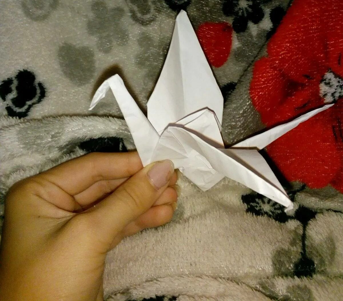 Оригами белый Журавлик. Белые Журавлики из бумаги. Поделка бумажный Журавлик. Японские Журавлики из бумаги.
