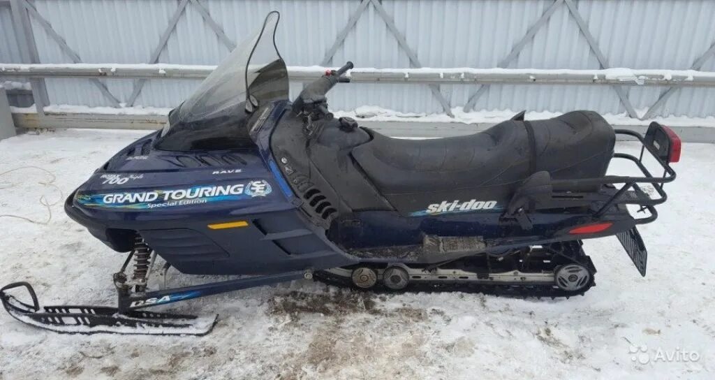 Brp grand touring. BRP Grand Touring 700. Ski Doo Grand Touring 700 двигатель. BRP Grand Touring 1200 se. BRP Grand Touring 1000 2005 гусеница.