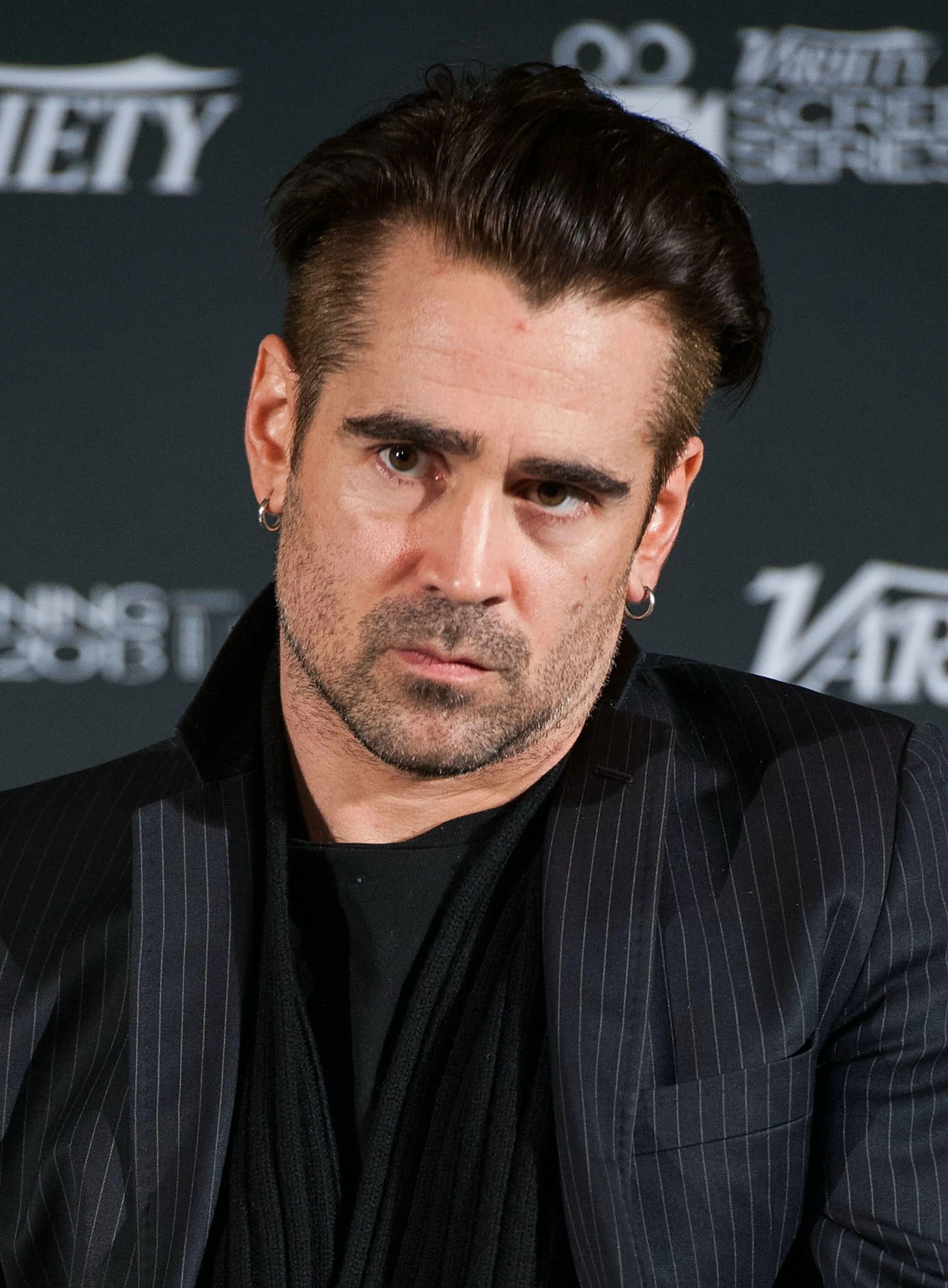 Колин фаррелл брюнет\. Колин фаррелл и джеймс. Колин фаррелл ирландский актёр. Клодин фаррелл. Колин фаррелл.