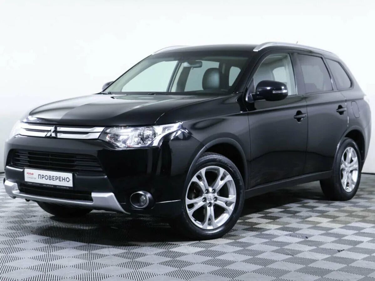 Мицубиси аутлендер полный. Mitsubishi Outlander 3 Black. Mitsubishi Outlander 2014 черный. Outlander 2015 черный. Mitsubishi Outlander полный привод.