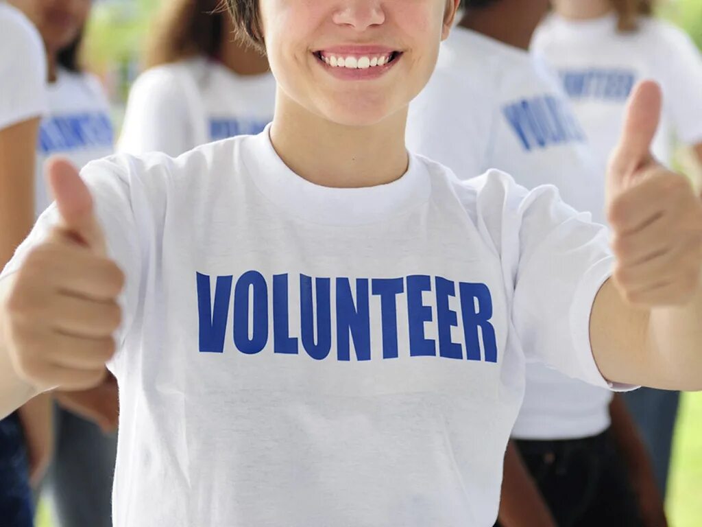 Kinds of volunteer organizations. Волонтер. Волонтерство в современном мире. Волонтеры картинки. Веселые волонтеры.