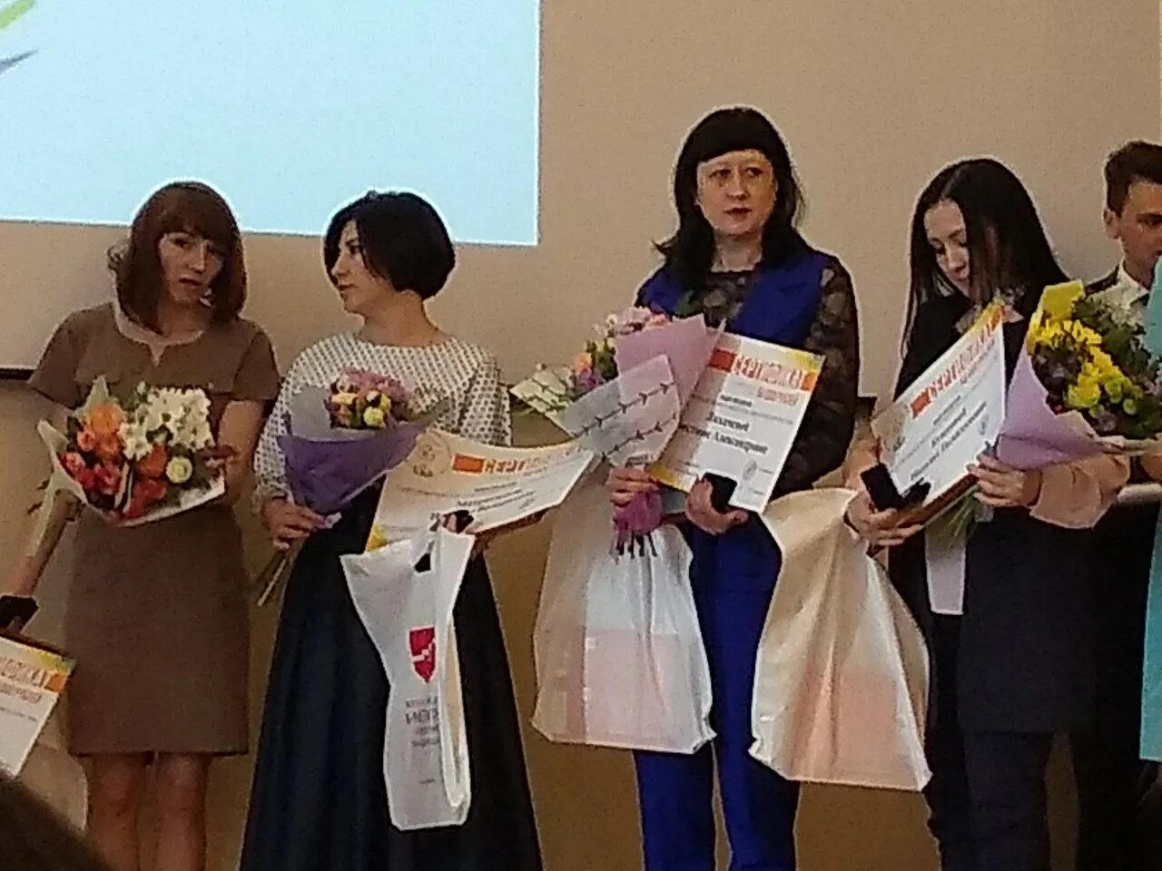 воспитатель года красноярского края. воспитатель года 2022 красноярск. воспитатель года 2022. воспитатель года. воспитатель года 2023.