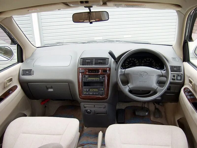 Toyota ipsum 2000 салон. Toyota ipsum sxm10. Toyota ipsum sxm10 салон. Ipsum Toyota SX 10 салон. Тойота праворукая купить