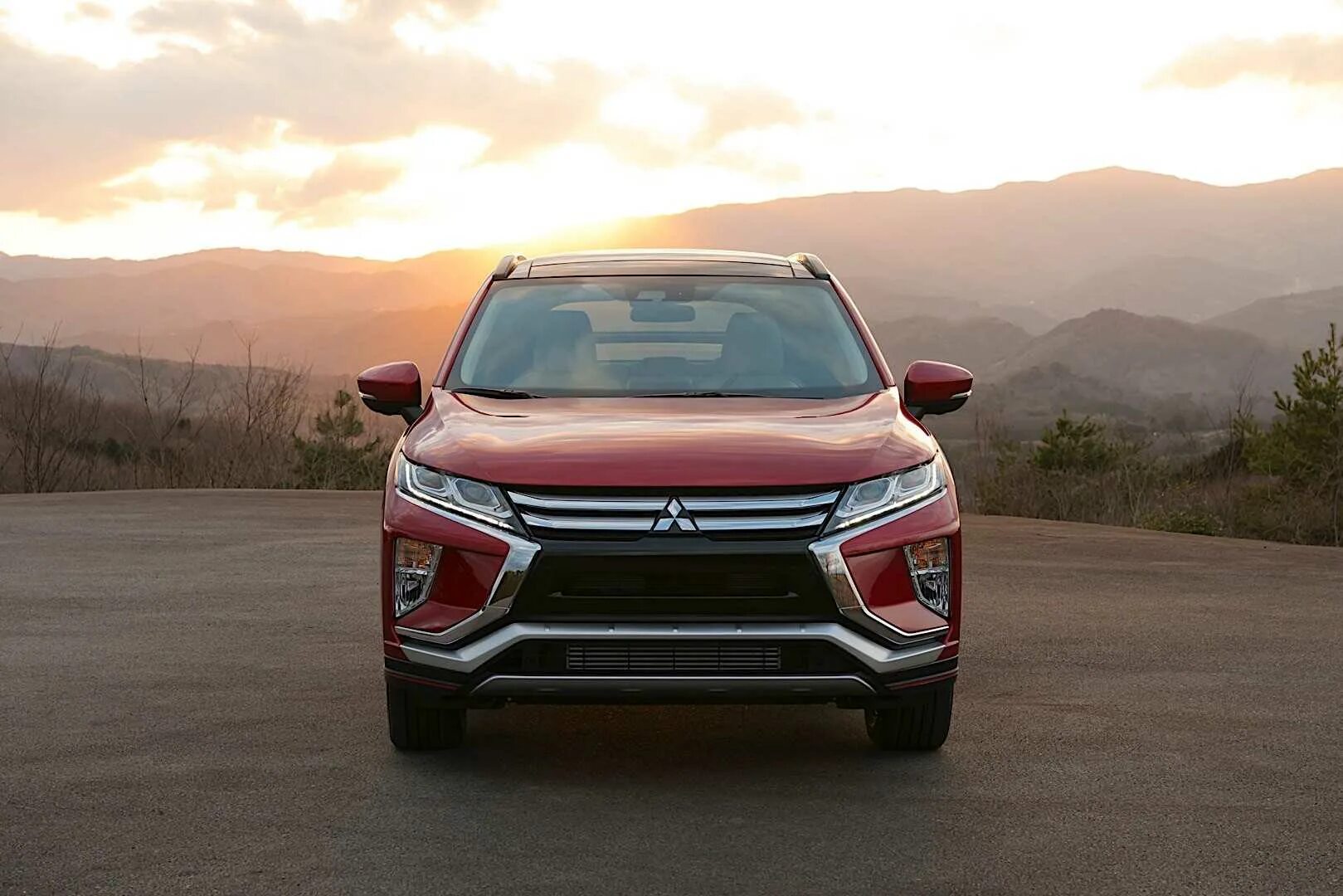 Митсубиси эклипс кросс 2018. Mitsubishi eclipse cross 2017. митсубиси эклипс кросс 2017. митсубиси эклипс кросс 2017 года. новый эклипс кросс 2021.