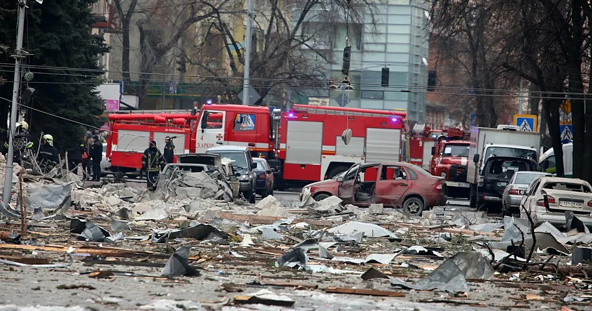 Европа нападение. Харьков взрыв в центре города. Центр Харькова разбомбили.