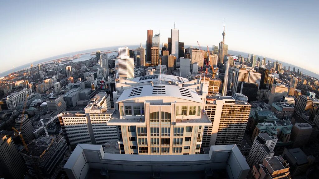 крыша небоскрёба без людей. небоскреб магазин нижний. небоскреб елена в саратове. крыша небоскреба. небоскреб магазин нижний.